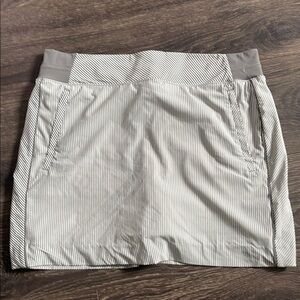 Athleta Gray and White Skort 12